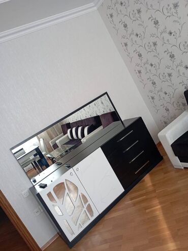 Uzunmüddətli kirayə mənzillər: Xətai Rayonu,Həzi Aslanov metrosu,N.Tusi kuc62 N marsrutun sonuncu — 4