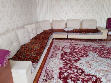 матрас диван: Бурчтук диван, түсү - Саргыч боз, Колдонулган