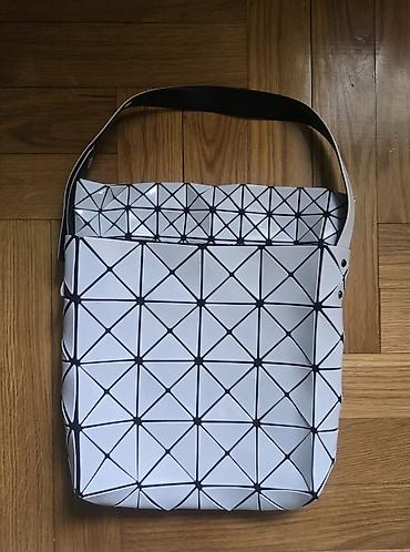 Torbe: Bao Bao Issey Miyake Prism Matte bag. Prelepa torba, koja se sama — 1