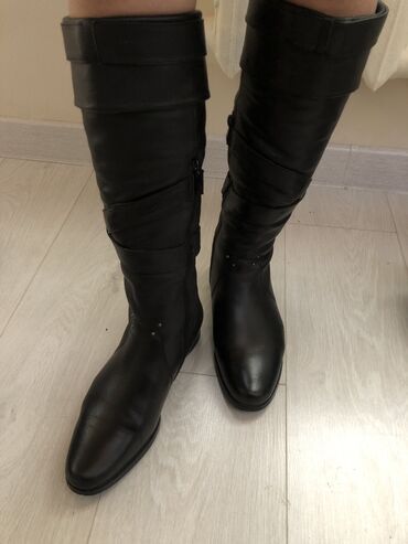 черная обувь: Сапоги, цвет - Черный