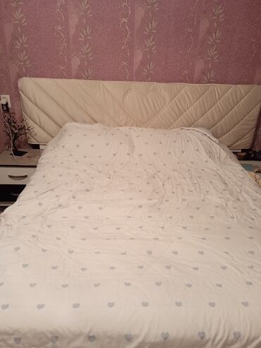 кыргызская национальная одежда: Срочно продается 2 спальный кровать.Состояние хорошо.5000 сом. с