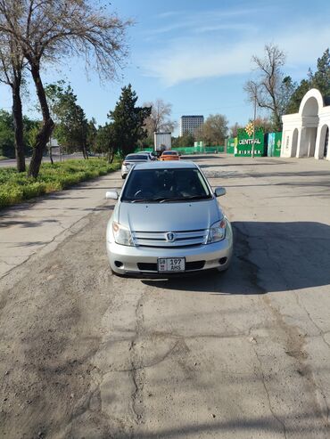 Toyota: Toyota ist: 2002 г., 1.3 л, Автомат, Бензин, Хэтчбэк