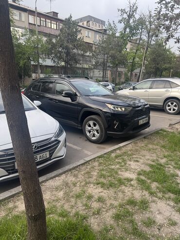 Toyota: Toyota RAV4: 2019 г., 2.5 л, Автомат, Бензин, Кроссовер