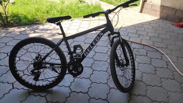 мужские кроссы: GELEDA велосипед продаю срочно колёса 26 размер Торг уместен для
