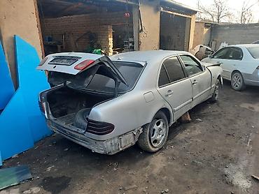 Другие детали кузова: Разбор Mercedes-Benz E-Class W210 (седан, дорестайлинг, серебристый — 8