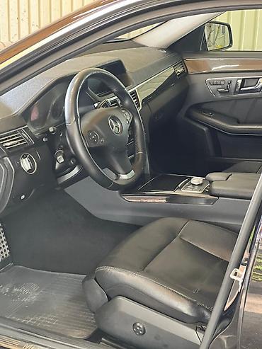 Mercedes-Benz: Mercedes-Benz : 2010 г., 3 л, Автомат, Бензин, Седан — 7