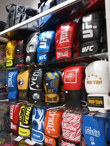 боксерские: Боксерские перчатки перчатки для бокса кожаные
