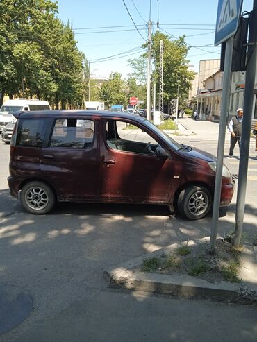 Toyota: Toyota Yaris Verso: 2000 г., 1.3 л, Механика, Бензин, Хетчбек