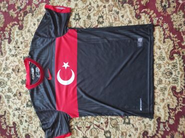 arxa top: Türkiyə Milli komanda forması 🎽 Çox az istifadə olunub. Heç bir