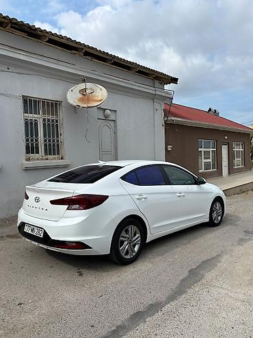 elantra 2020: Hyundai Elantra: 2 l | 2020 il Sedan — 4