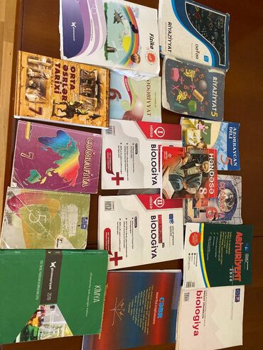 informatika dim qiymeti: Islenmis kitablar,is defterleri,2-3manata satilir.biologiya cografiya