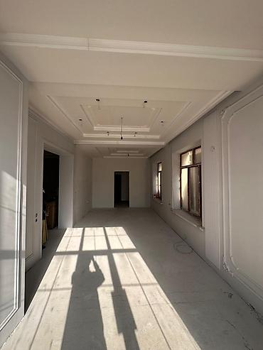 Продажа коттеджей и домов: 📍Расположение: р-н Киргизия-1 отличный 2-х этажный особняк + цоколь, + — 8