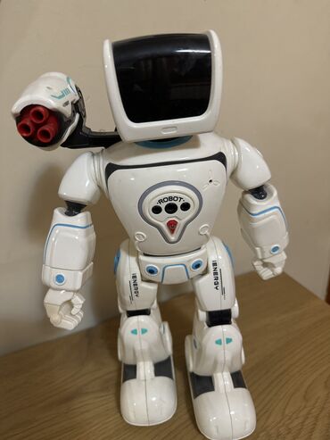 robot oyuncaq: Hidro-robot, hereket edir, gulle atir! Istifade olunub amma ela