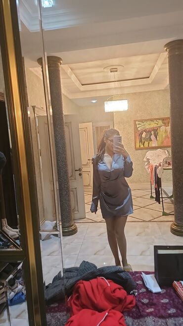 стеклянные полки на заказ: Zərif atlas parıltılı qısa don - Material: atlas/saten effekti verən