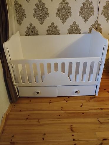 lalafo mebel ikinci el: Oğlan və qız üçün, İşlənmiş, Dördbucaq, Beşik, Dəstsiz, Matras ilə, Yellənmə mexanizmsiz — 1
