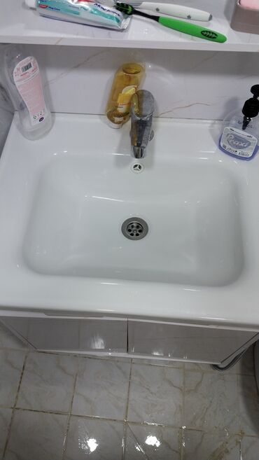 Потолок: Hamam üçün asma dolablı çanaq dəsti - Üst hissə: Ağ, parlaq keramik