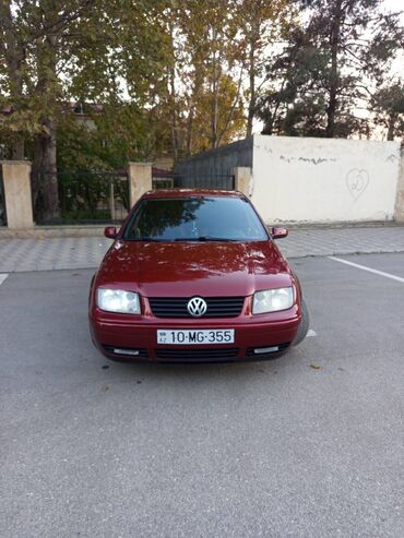 Volkswagen: Volkswagen Bora: 1.6 l | 1999 il Sedan — 2