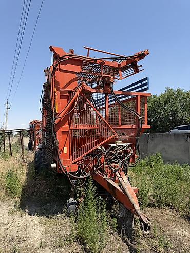 копалки: Продаю свекла подборщик и свеклокопатель 6 рядка между ряду 45 и можно — 4