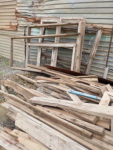 guldanda gul səkilləri: Taxta materialları və köhnə pəncərə çərçivələri paketi odun yandırmaq — 2