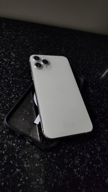 Apple iPhone: IPhone 11 Pro, Б/у, 64 ГБ, Белый, 76 %