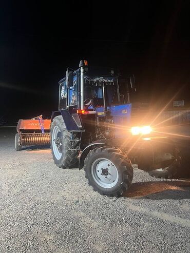 Тракторы МТЗ (Беларус): Модель: 82.1 экспортный, Б/у, 1996 г., С пресс-подборщиком — 3