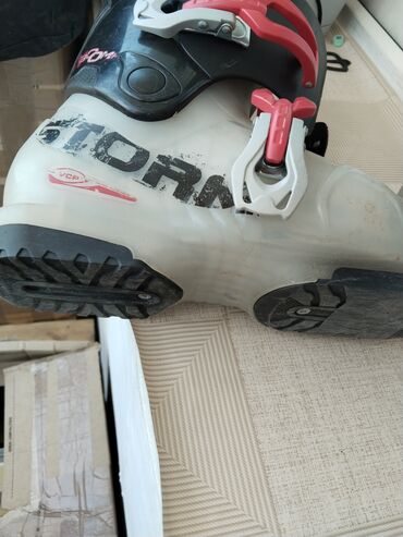 Лыжные ботинки: Лыжные ботинки, б/у, сделано в Словении, осталась пара, размер 37 — 3