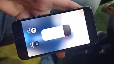 Apple iPhone: IPhone 8, 64 GB, Black Titanium, Barmaq izi — 7