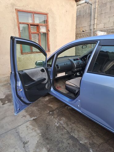 афто мобиль спортивный: Honda Fit: 2002 г., 1.3 л, Вариатор, Бензин, Седан