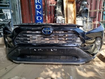 Бамперы и комплектующие: Бампер Передний Toyota
