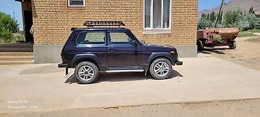 нива машине: ВАЗ (ЛАДА) 4x4 Нива: 2015 г., Механика, Внедорожник — 4