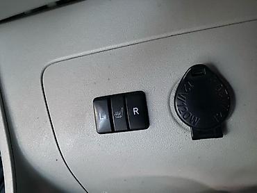 Toyota: Toyota Prius: 2012 г., Гибрид — 11