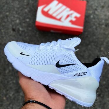Patike i sportska obuća: Nike air max 270 patike

Novo
Brojevi 36 do 46