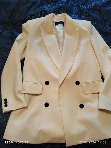 Куртки: Женская куртка цвет - Белый