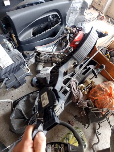 Avtomobil salonu üçün digər detallar: Tehlukesizlik kemeri 10azn istenilen teref var.pllasmaslar hisseler ve — 6