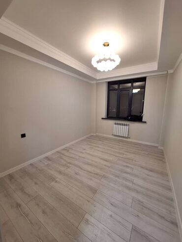 Ремонт под ключ: Светлая современная отделка квартиры в нейтральной гамме. - Полы — 3