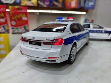 Oyuncaqlar: 🇦🇿YPX.BMW.Demir metal maşın. 👍Tam arginal. 💥Qapların acılması. ✔️Baqaj