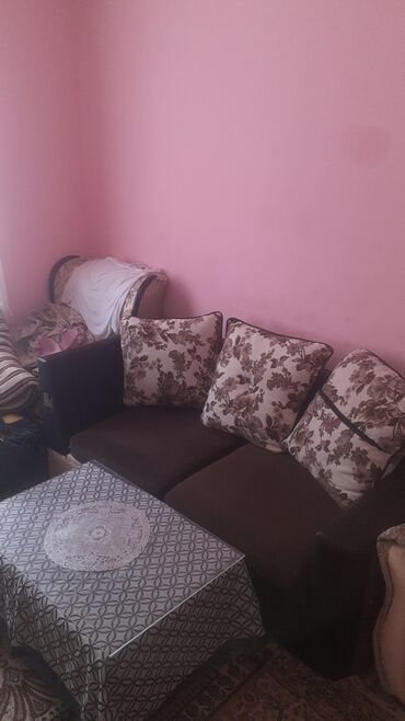 Sifarişlə mebel: Divan, İşlənmiş, Açılan, Bazasız, Parça, Çatdırılma yoxdur