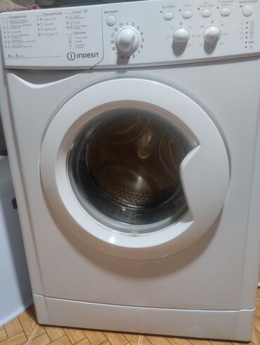 Стиральные машины: Стиральная машина Indesit, Б/у, Автомат, До 6 кг