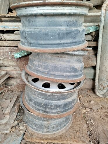 электронных дизелей: Автозапчасти и комплектующие В наличии набор разнородных деталей: -