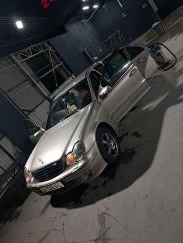 тракторго алмашам: Mercedes-Benz C-Class: 2004 г., 1.8 л, Механика, Бензин, Седан