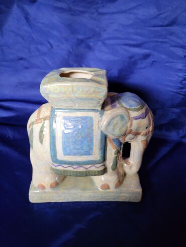 Figure: Figura, bоја - Šareno, Novo — 2