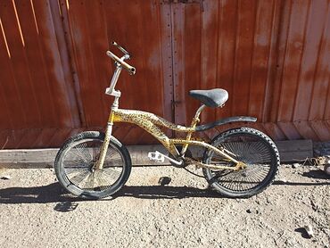 купить аккумулятор для авто в бишкеке: Продаю Велик,сломанный подшипник где педали,прошу 500 сом.По металлу