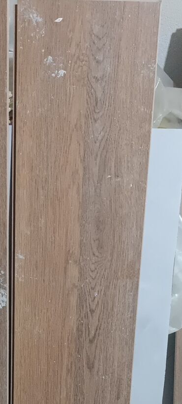 işlənmiş laminant: Laminat, Sinif - 31, 10 mm, Ünvandan götürmə