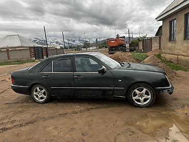 Mercedes-Benz E-Class: 1996 г., 2.3 л, Кол менен иштөөчү, Бензин, Седан — 3