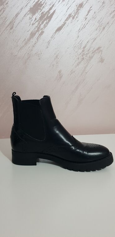 Gležnjače: Gležnjače, 38 — 16