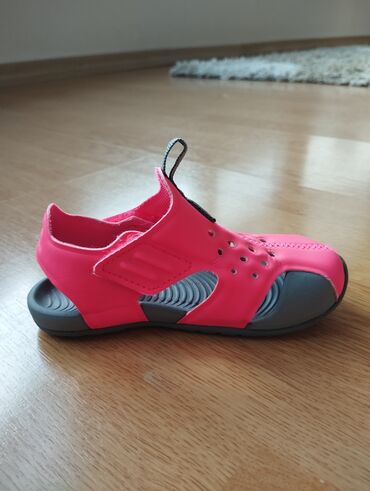 deichmann sandale ravne: Sandals, Nike, Size - 23