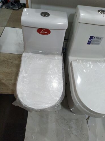 Mətbəx çanaqları: Ağ rəngdə, Lira markalı unitaz. Kompakt dizaynı ilə hər bir vanna