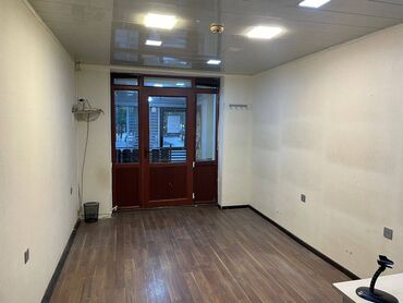 Digər kommersiya daşınmaz əmlakı: Sumqayıt 45 də 3 otaqdan ibarət ibarət obyekt icarəyə verilir. Ofis — 10