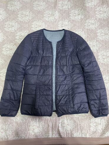 mersedes s klass: Двухсторонняя легкая куртка. Размер S. Отличное качество. Бренд