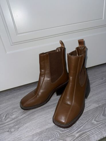 Пуховики и зимние куртки: Пуховик, По колено, С капюшоном, Стеганый, S, M, Все размеры — 12